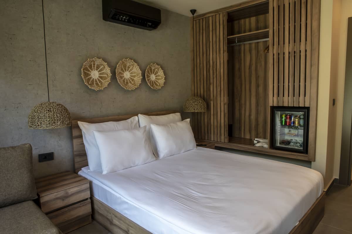 Garden Superior Room | Seprai premium, minibar, ruang kerja ramah laptop, dan kedap suara