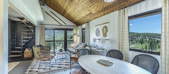 Completely Remodeled Ski in/Ski Out Condo - Views & Deck - Pet Friendly