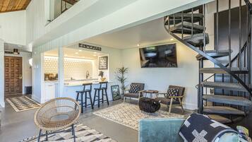 Télévision, cheminée