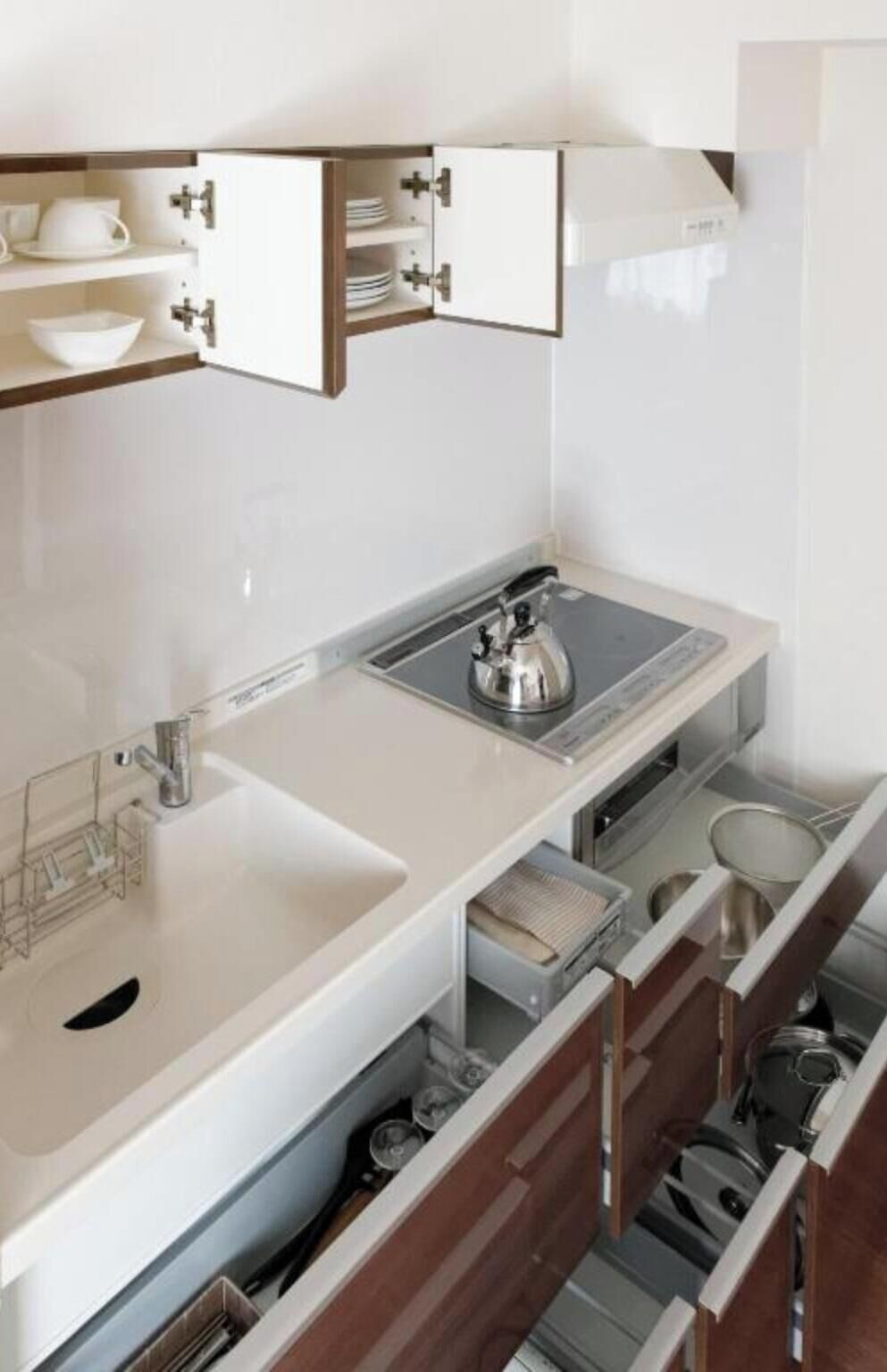 Fridge, microwave, stovetop, cookware/dishes/utensils