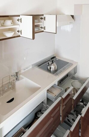 Fridge, microwave, stovetop, cookware/dishes/utensils