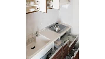 Fridge, microwave, stovetop, cookware/dishes/utensils