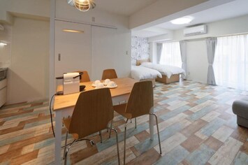 Cafe room