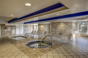 Interior - 2204 SeaCrest - Professionally decorated & spectacular! (Hilton Head Island)