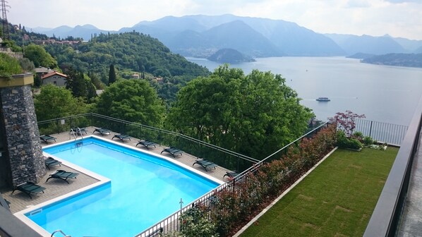 Outdoor pool - Large apartment with pool and stunning view (Perledo)