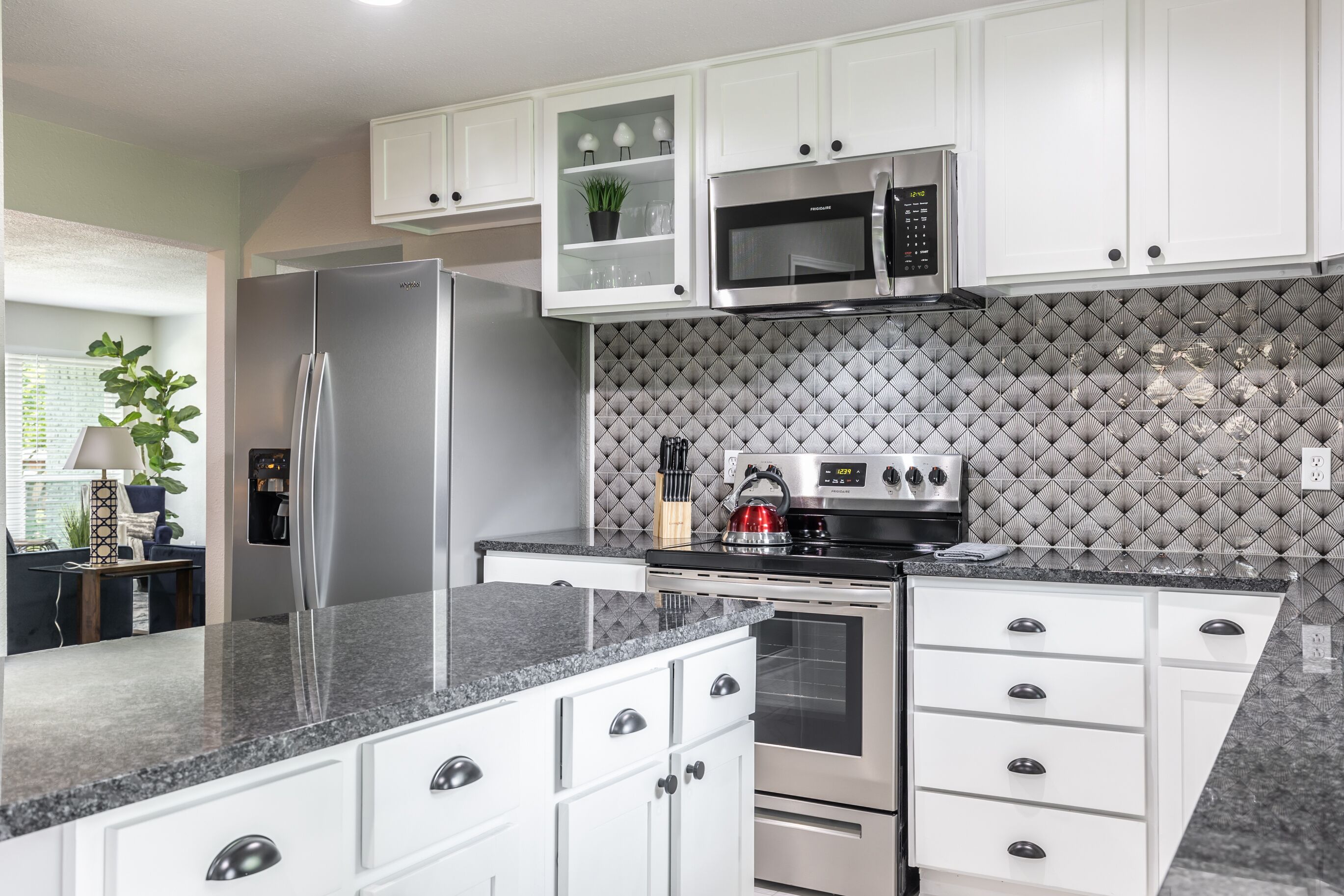 Bright and Stylish Home - 10 Min to Downtown!