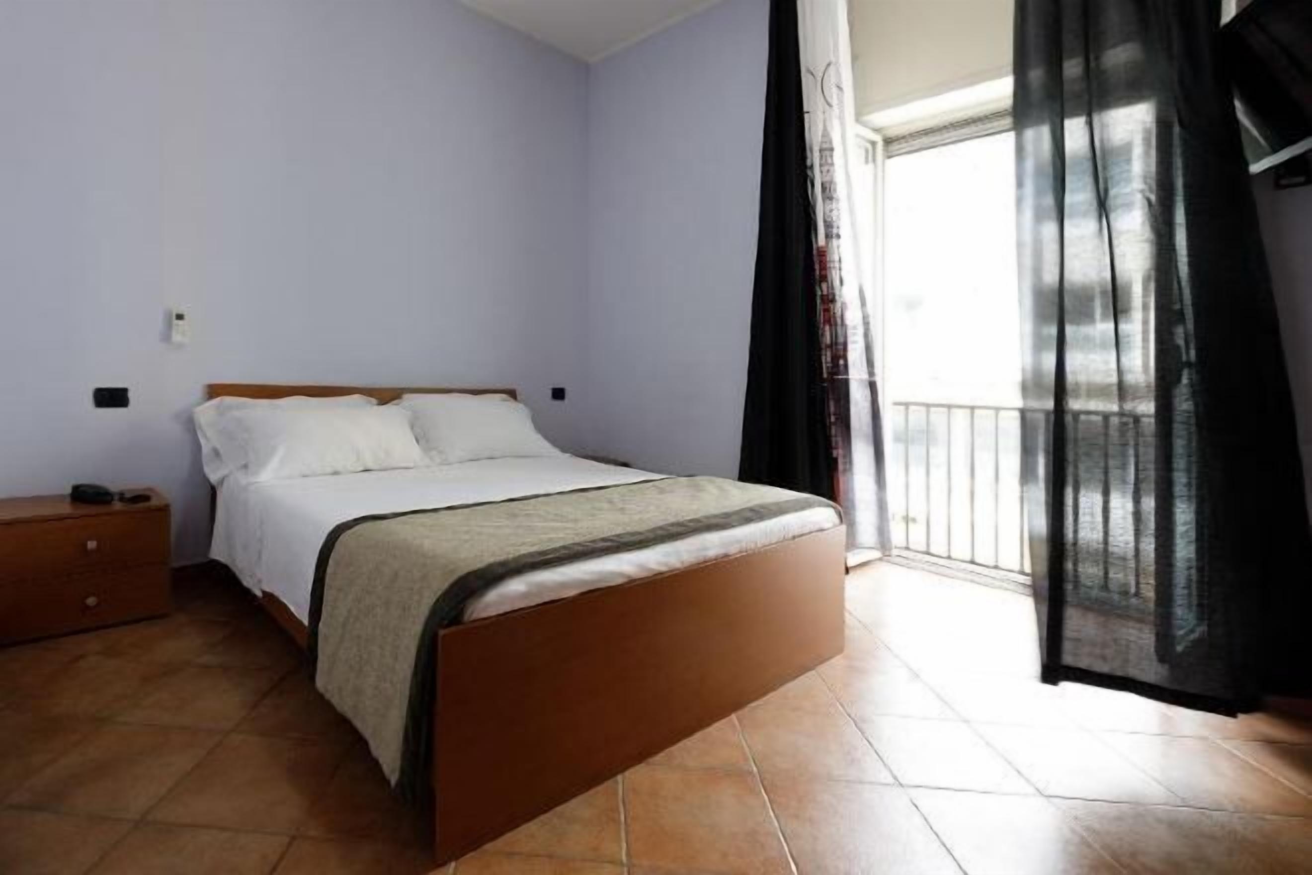 Individually furnished, desk, laptop workspace, free WiFi