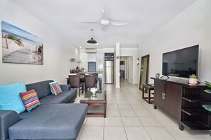 TV - Beautifully appointed 1 Bedroom Ground Floor Beach Club Lagoon View Apartment (Palm Cove)