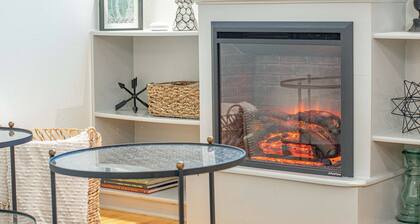 The Wanderer - Walk To Downtown - On Bike Trail