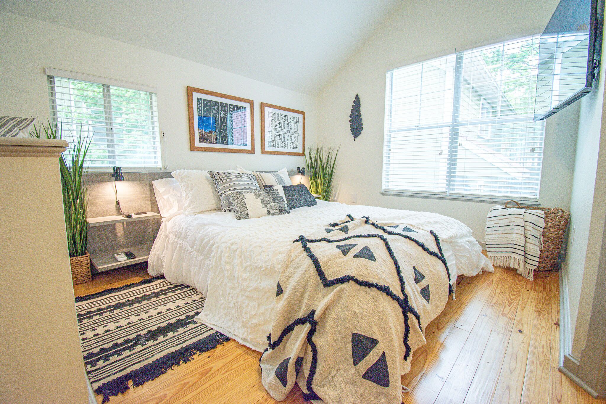 The Wanderer - Walk To Downtown - On Bike Trail