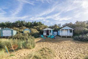 Exterior - Molly's Den, Roydon, Norfolk (Roydon)