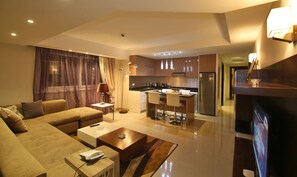 Flat-screen TV, fireplace - Alashrafia Smart Residence (Giza)