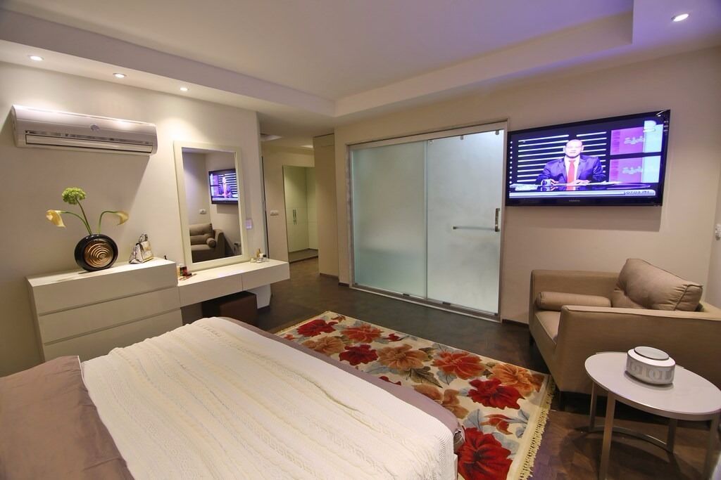 Apartamento luxo, 3 quartos, serviço de arrumação | Cofres nos quartos, Wi-Fi de cortesia, roupa de cama