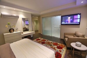 华丽公寓, 3 间卧室, 客房清洁服务 | 客房内保险箱、免费 WiFi、床单