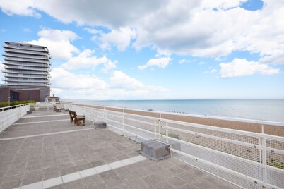 Seashell Cottage - Worthing - sleeps 4 guests  in 2 bedrooms