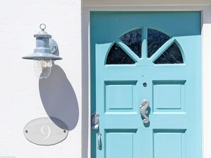 Exterior detail - Seashell Cottage - Worthing - sleeps 4 guests in 2 bedrooms (Worthing)