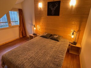 2 bedrooms, iron/ironing board, free WiFi