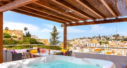 Casa Ayla - 2 bedrooms, jacuzzi, sea views & close to beach