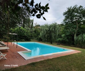 حمّام سباحة خارجي