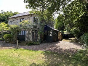 Exterior - Swallows Retreat, Falmouth, glorious sandy beaches (Blankednick)