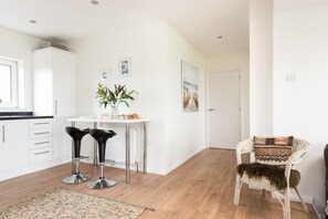 Dining - Oakdene, in countryside just a short drive to Bude (Marhamchurch)