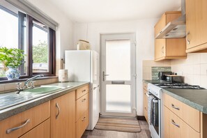 Fridge, microwave, oven