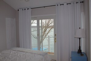 4 bedrooms, WiFi, bed sheets - Why Compromise? Have it ALL! (Lake Ozark)