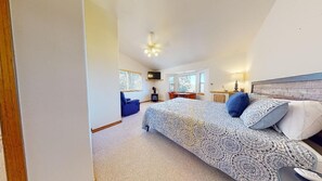 3 bedrooms, desk, WiFi, bed sheets