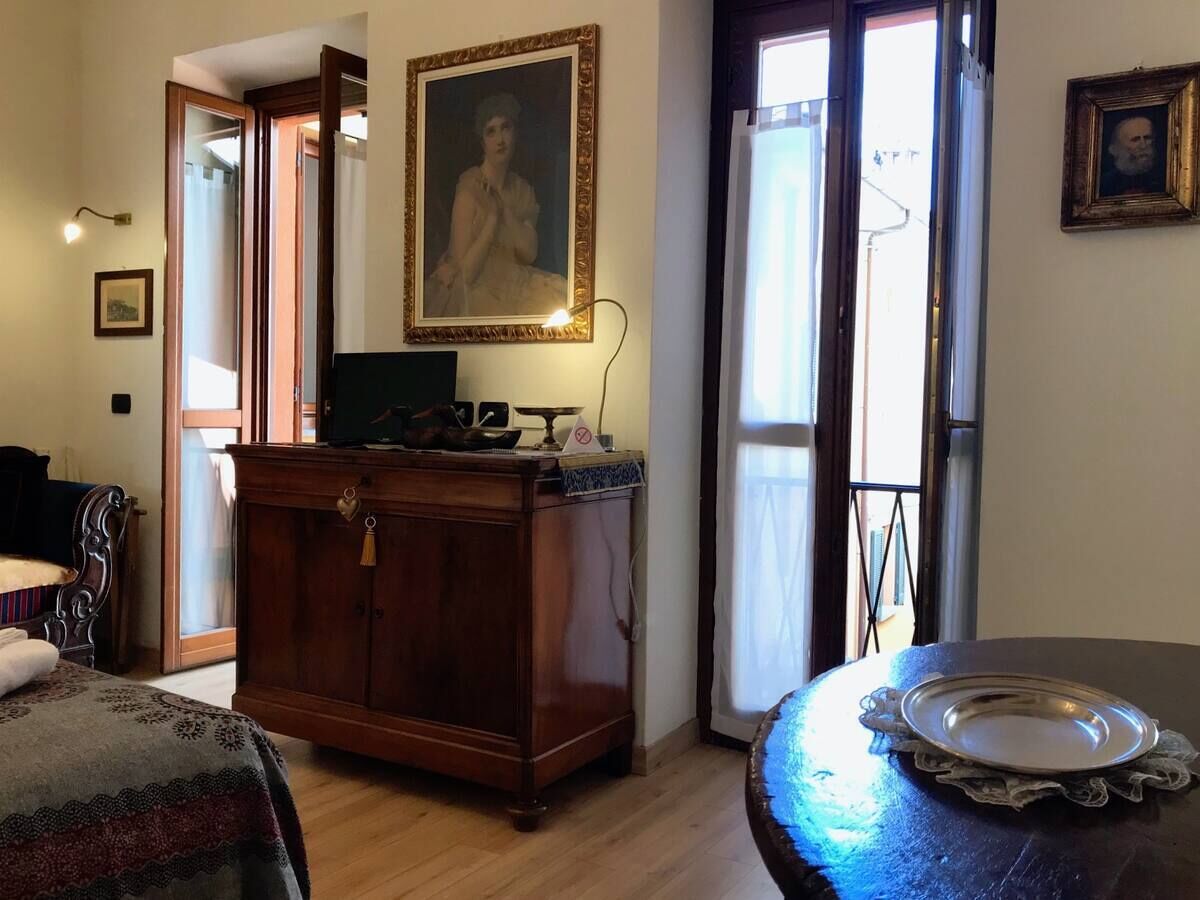 BELLAGIO LAKESHORE NEST