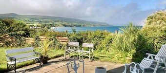 1 Bed Flat - Sleeps 5 - Parking - Garden - Pets