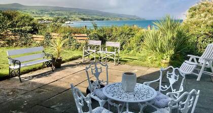 1 Bed Flat - Sleeps 5 - Parking - Garden - Pets