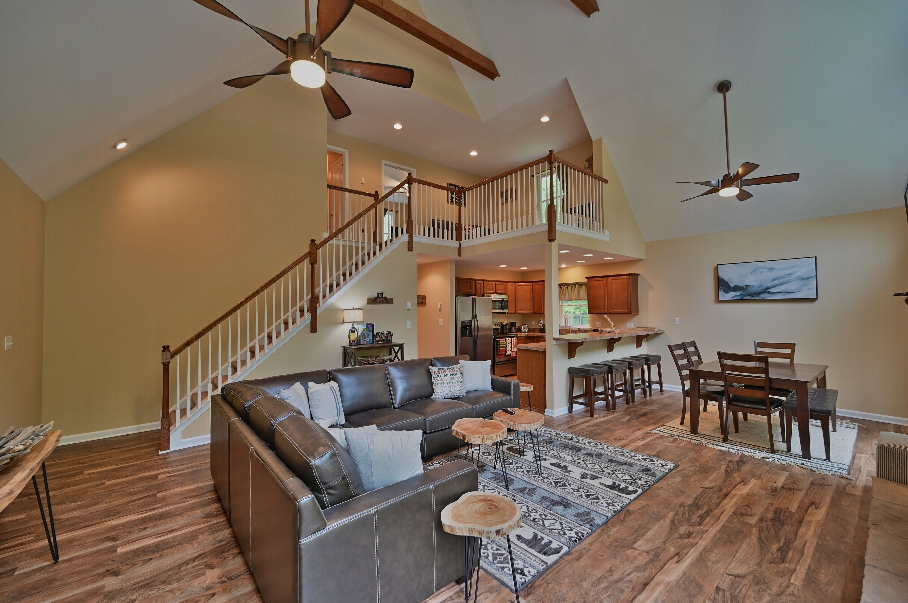 Mountain Chalet with Fireplace in Amenity Filled Community close to Beach, Pool!