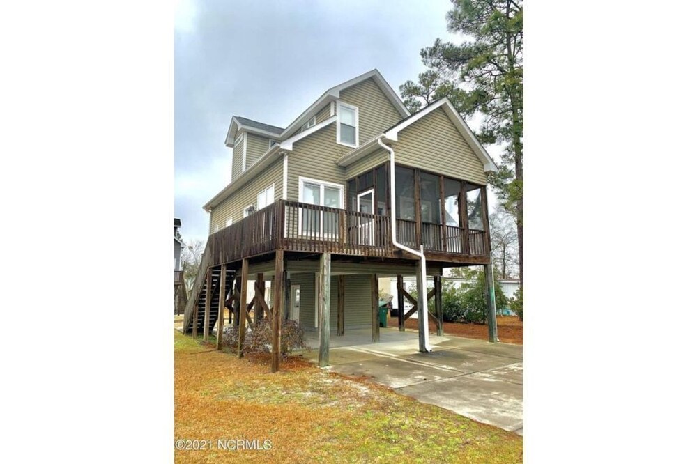NEW! Bluewater Cottage at White Lake! Pet-Friendly: Quick walk to the Lake