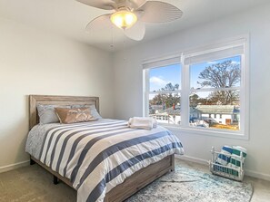 4 bedrooms, in-room safe, desk, iron/ironing board