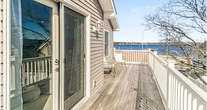 NEWLY BUILT BEACH HOUSE / Steps to Beach / Beach Getaway