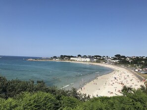 ビーチの近く