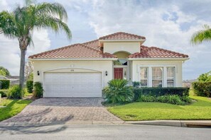 Exterior - 106 - South Facing Pool and Spa 5 Bedroom Villa Close to Disney (Davenport)