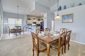 Dining - 106 - South Facing Pool and Spa 5 Bedroom Villa Close to Disney (Davenport)