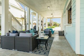 Unclassified image, 5 of 53, button - Seas the Day - Penthouse-like views Gulf, Beach & Bay! (Galveston)