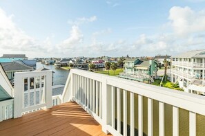 Unclassified image, 4 of 53, button