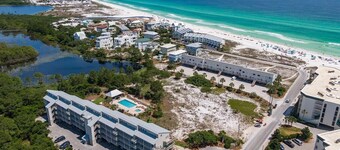 Gulf View - Steps away from beach entrance, heated pool and spa all year long.