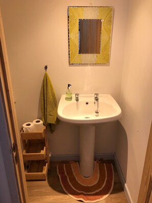 Ensemble douche/baignoire, serviettes fournies