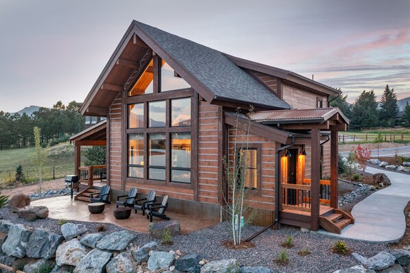 المنشأة من الخارج