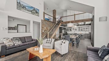 TV, fireplace, stereo