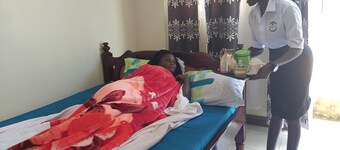 ์ฃผ์ฐจ์ฅ๊ณผ ์ ์์ด ์๋ 24๋ช
์๋ฐ ๊ฐ๋ฅํ ํ์ฝ ํธํ
