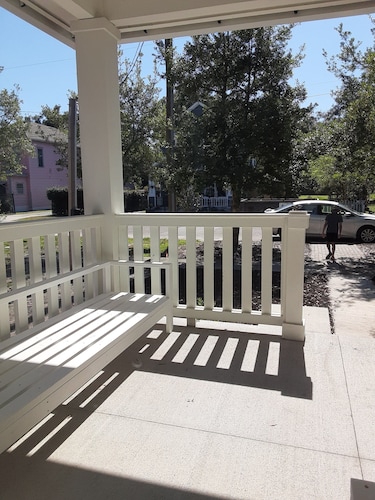 Modern & Historic quiet house near Arenas|Yard|No Pet fees|R&R |Street Parking