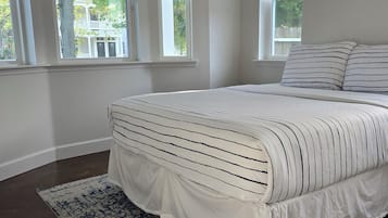 3 kamar tidur, meja kerja, Wi-Fi gratis, dan seprai linen