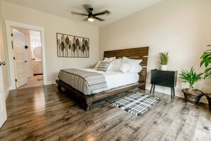 4 bedrooms, desk, free WiFi, bed sheets
