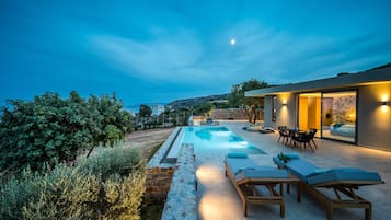 Serenity Open Plan Suite Sea Vie with Individual Pool | Terraza o patio
