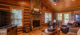 1 Relaxing Place - Quaint cottage, great mountain view, hot tub, and fire pit! Private!